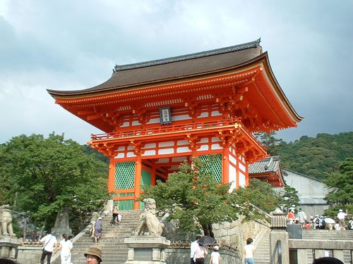 Templo-Budista-Kiyomizu-nioumon